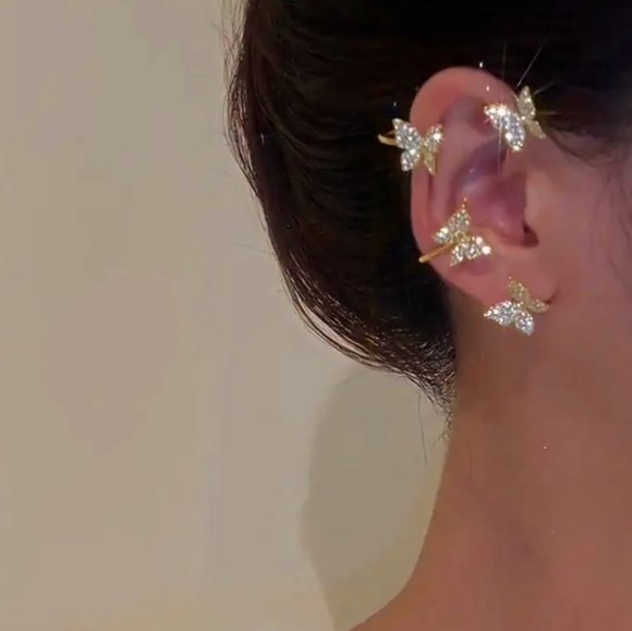 Dainty 18k Gold Plated No Piercing Ear Clip - Picture 4 of 4